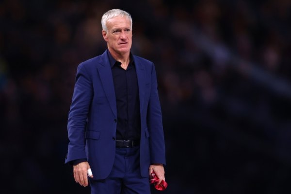 Deschamp: Mbappe ghi bàn trong tình trạng rất tốt liên tiếp, người hâm mộ nhà Pháp không nên la ó Rabiot
