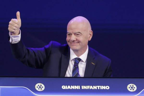Chủ tịch FIFA: Italy phải có sân vận động đẹp nhất, nếu khôn